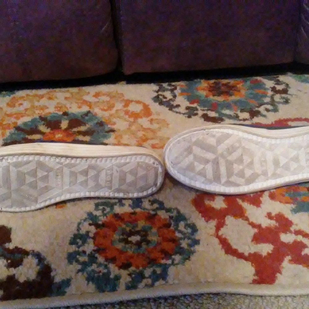 Shoes - Picture 5 of 7